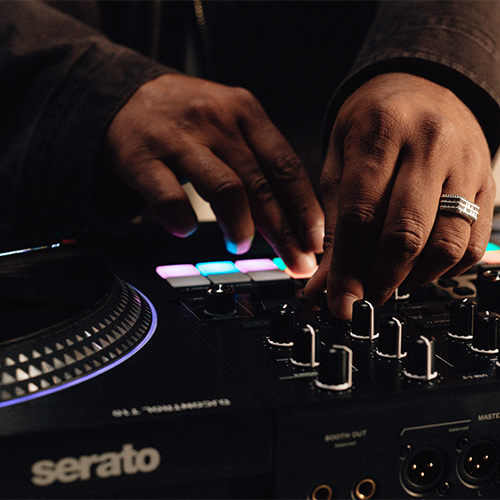 Serato DJ Pro and Pitch 'n Time expansion included